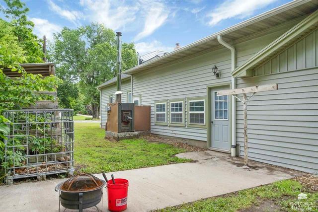 731 1st Street, Clay Center, KS 67432
