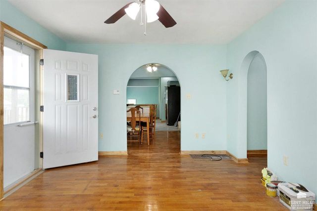 731 1st Street, Clay Center, KS 67432