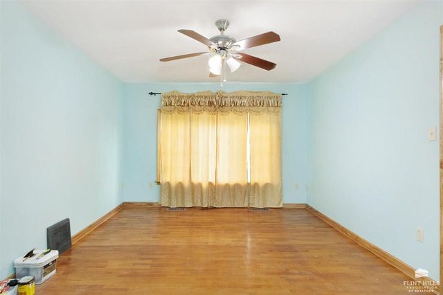 731 1st Street, Clay Center, KS 67432