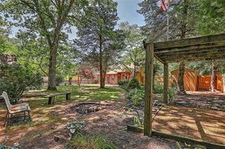 10 Narrow Lane, Charlestown, RI 02813