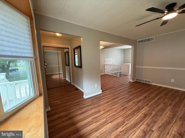 1 HOLDEN DR, New Castle, DE 19720