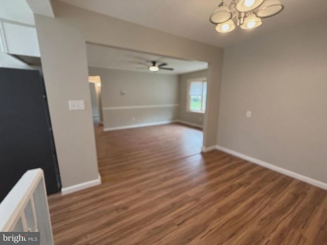 1 HOLDEN DR, New Castle, DE 19720