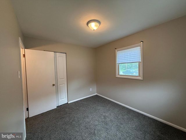 1 HOLDEN DR, New Castle, DE 19720