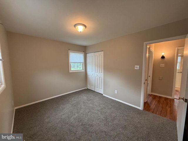 1 HOLDEN DR, New Castle, DE 19720