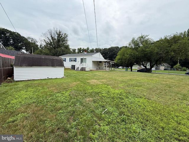 1 HOLDEN DR, New Castle, DE 19720