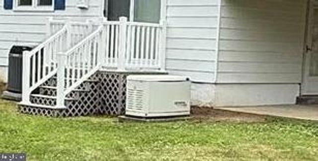 1 HOLDEN DR, New Castle, DE 19720