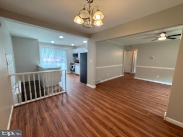 1 HOLDEN DR, New Castle, DE 19720