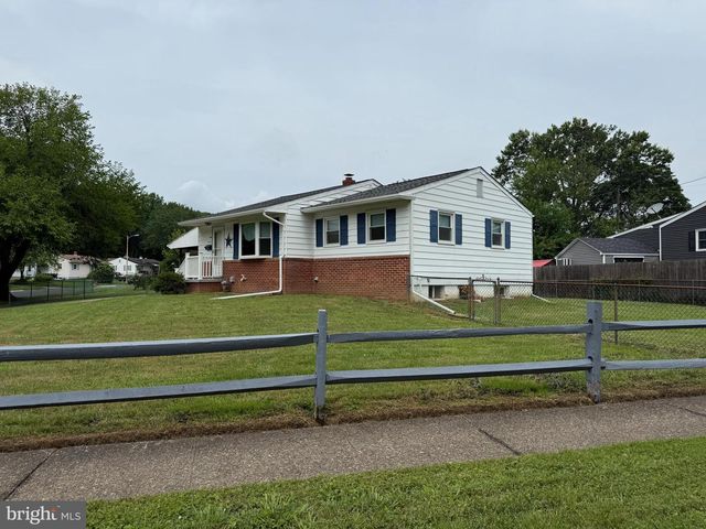 1 HOLDEN DR, New Castle, DE 19720