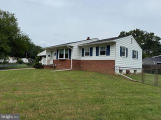 1 HOLDEN DR, New Castle, DE 19720