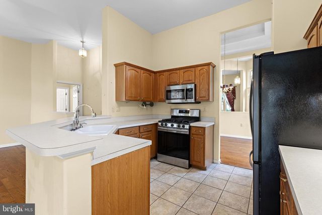 6 RAPIDS CT, Barnegat, NJ 08005