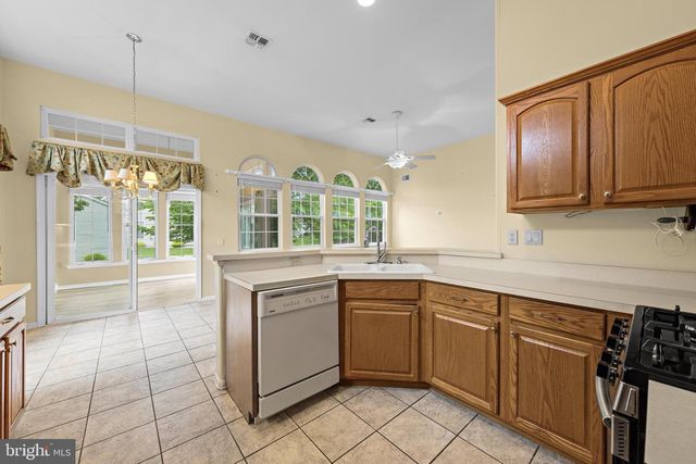 6 RAPIDS CT, Barnegat, NJ 08005