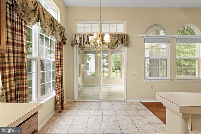 6 RAPIDS CT, Barnegat, NJ 08005