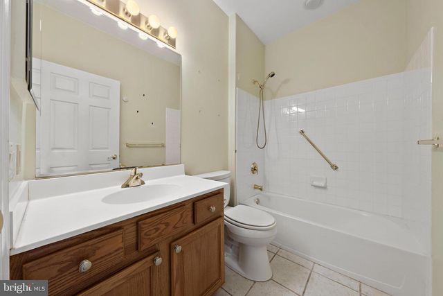 6 RAPIDS CT, Barnegat, NJ 08005
