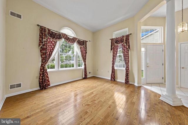 6 RAPIDS CT, Barnegat, NJ 08005