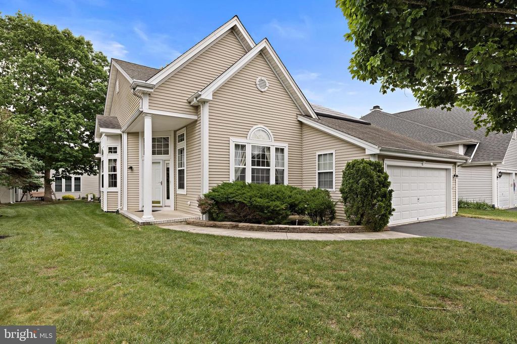 6 RAPIDS CT, Barnegat, NJ 08005