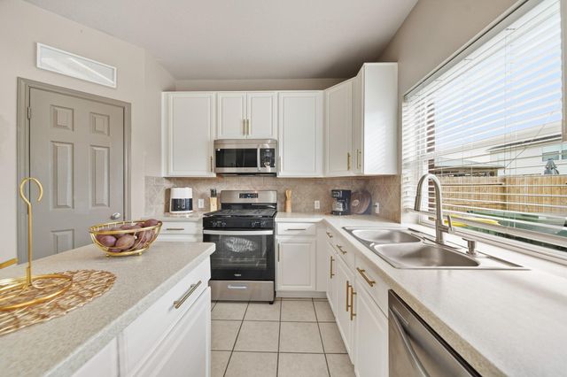 8804 Sunforest Lane, Pearland, TX 77584