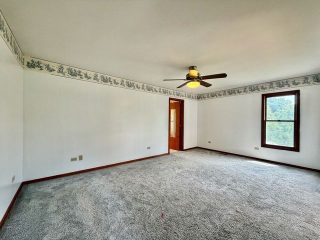 1 Genesee Court, Bolingbrook, IL 60440