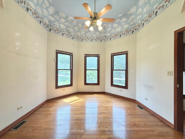 1 Genesee Court, Bolingbrook, IL 60440