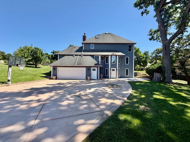 1 Genesee Court, Bolingbrook, IL 60440