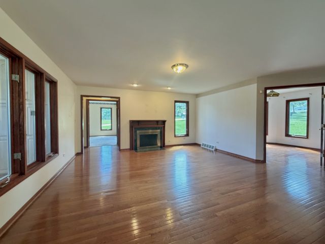 1 Genesee Court, Bolingbrook, IL 60440