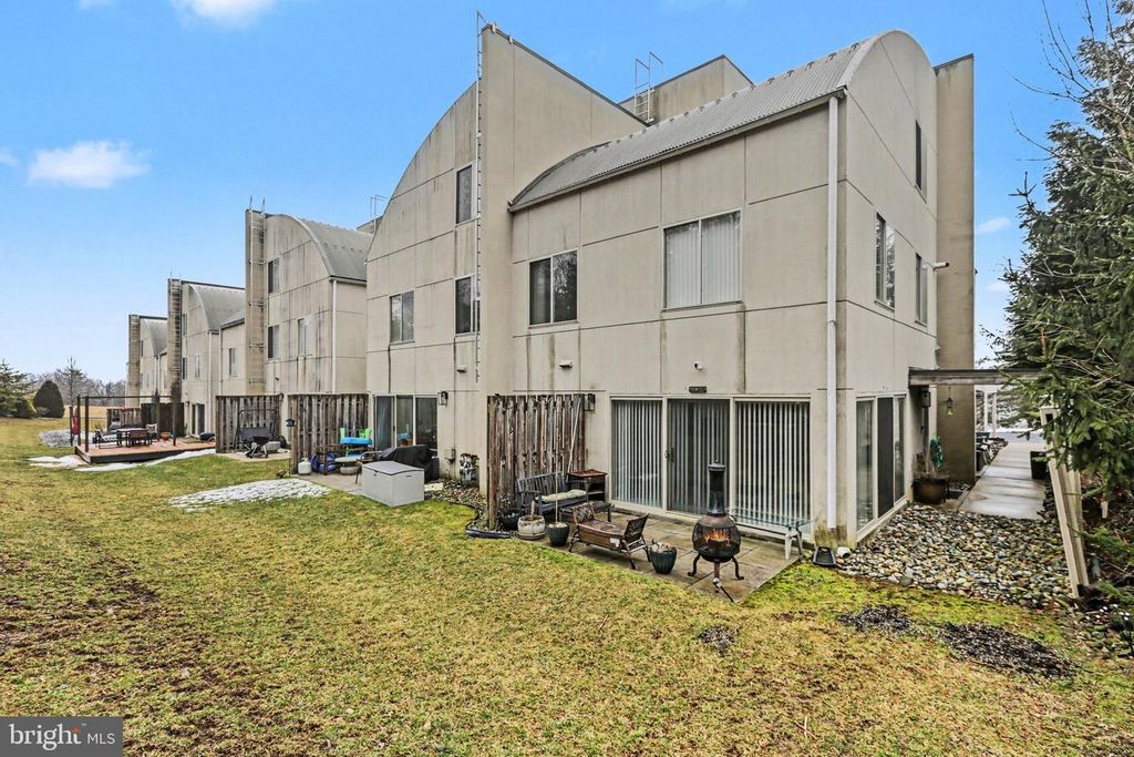130 BLUE RIDGE CIR, Harrisburg, PA 17110
