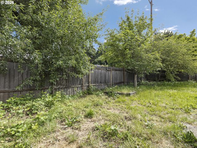 2324 E 16TH St, Vancouver, WA 98661