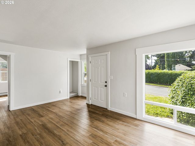 2324 E 16TH St, Vancouver, WA 98661