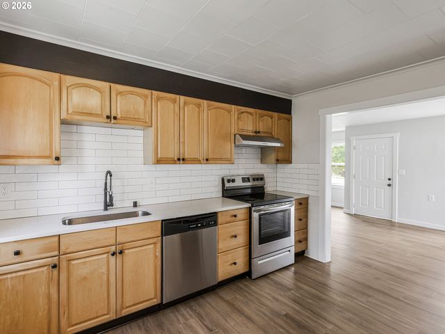 2324 E 16TH St, Vancouver, WA 98661
