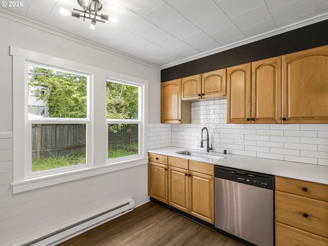 2324 E 16TH St, Vancouver, WA 98661