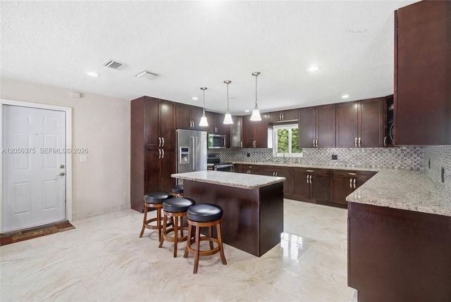 19501 SW 236th St, Homestead, FL 33031