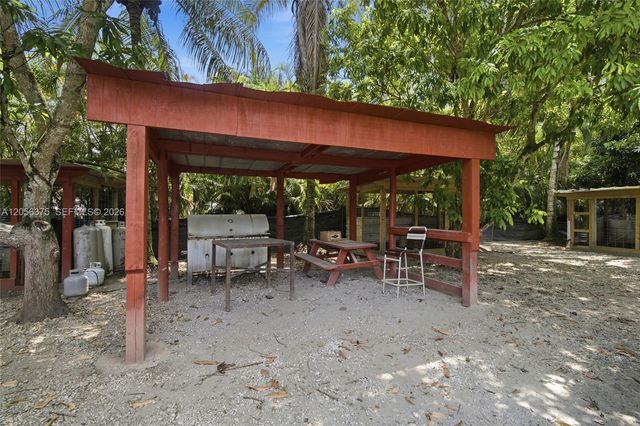 19501 SW 236th St, Homestead, FL 33031