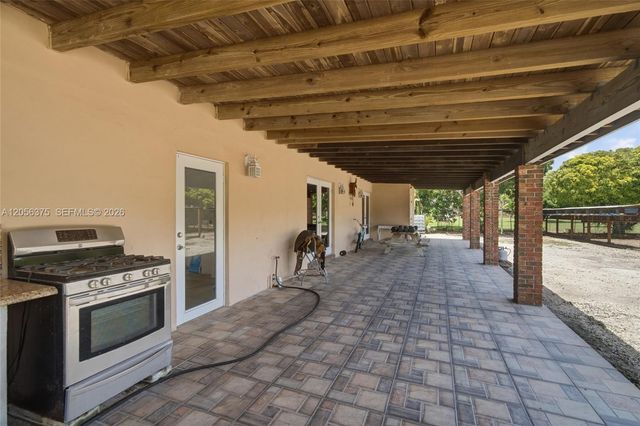 19501 SW 236th St, Homestead, FL 33031