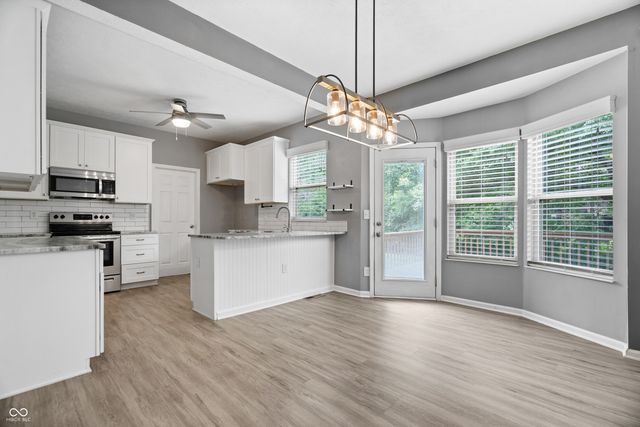 8702 Buffett Parkway, Fishers, IN 46038