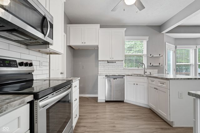 8702 Buffett Parkway, Fishers, IN 46038