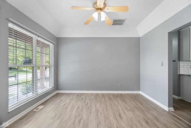 8702 Buffett Parkway, Fishers, IN 46038
