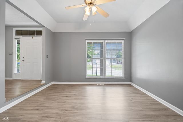 8702 Buffett Parkway, Fishers, IN 46038