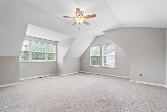 8702 Buffett Parkway, Fishers, IN 46038