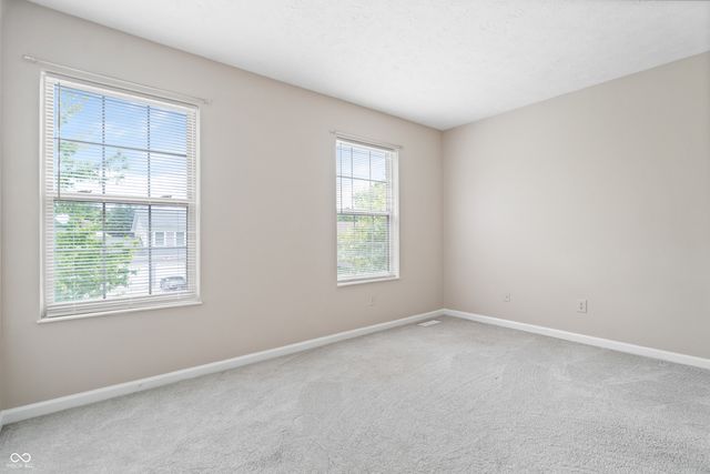 8702 Buffett Parkway, Fishers, IN 46038