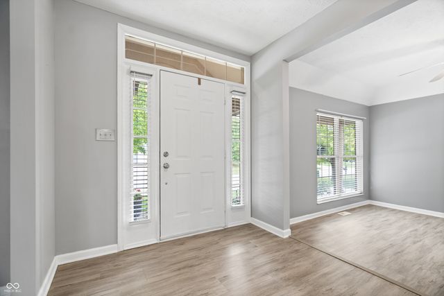 8702 Buffett Parkway, Fishers, IN 46038