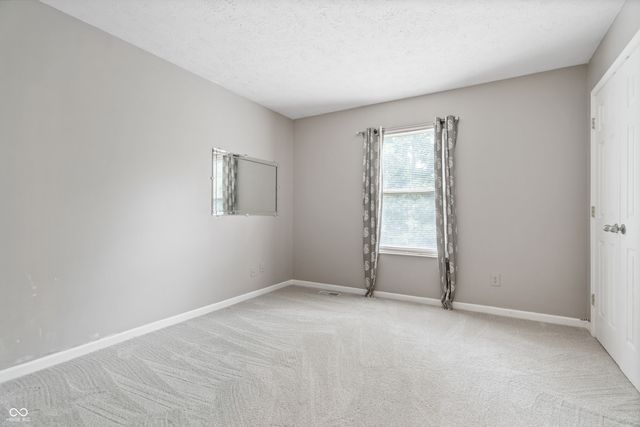 8702 Buffett Parkway, Fishers, IN 46038