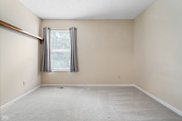 8702 Buffett Parkway, Fishers, IN 46038