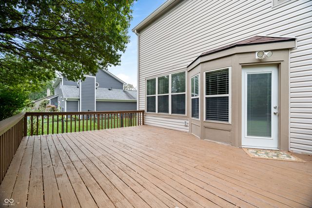 8702 Buffett Parkway, Fishers, IN 46038