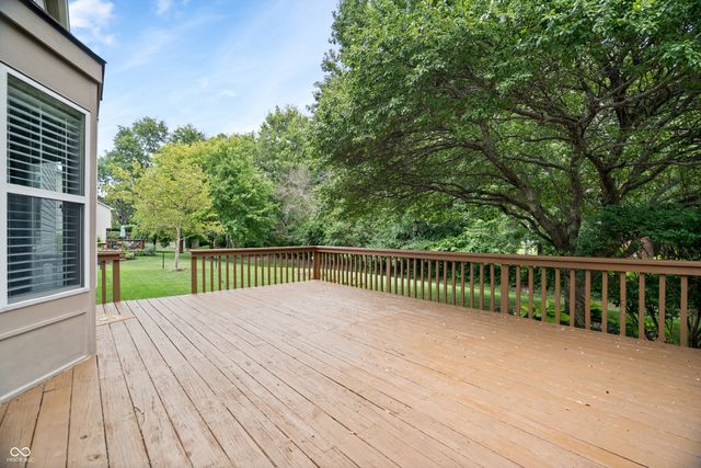 8702 Buffett Parkway, Fishers, IN 46038