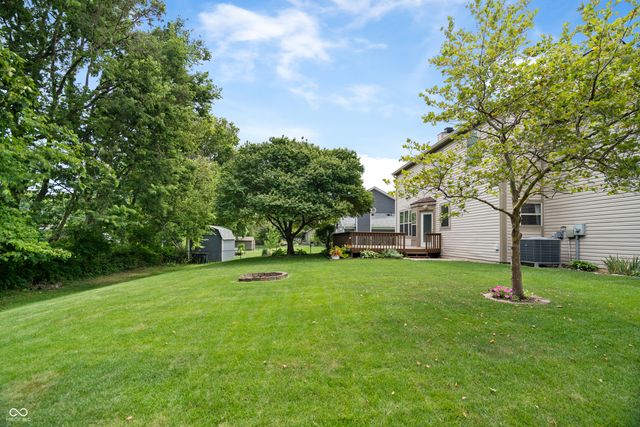 8702 Buffett Parkway, Fishers, IN 46038