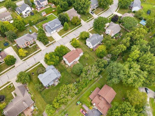 8702 Buffett Parkway, Fishers, IN 46038