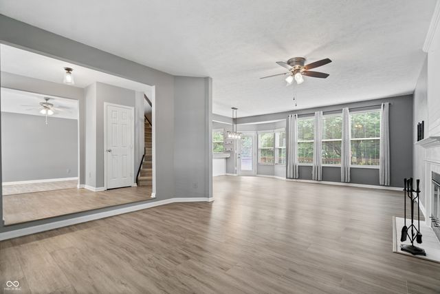 8702 Buffett Parkway, Fishers, IN 46038