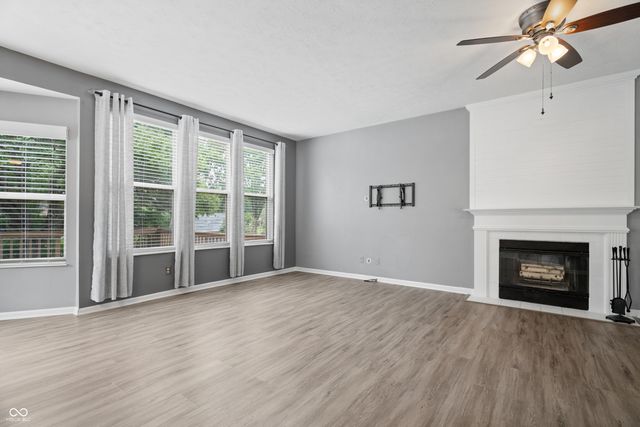 8702 Buffett Parkway, Fishers, IN 46038