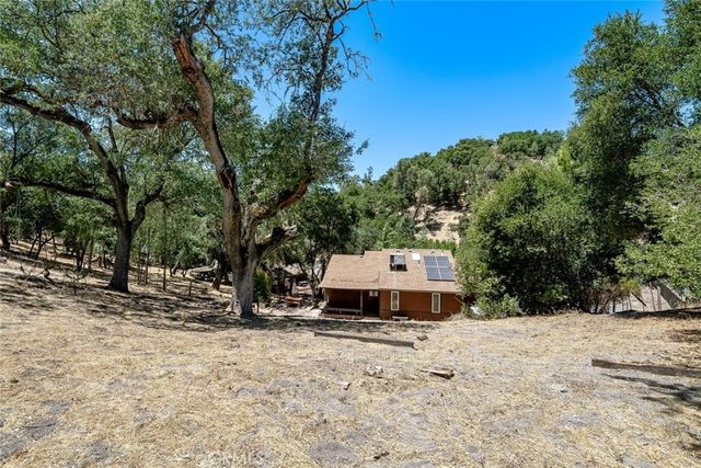 9056 Curbaril Avenue, Atascadero, CA 93422