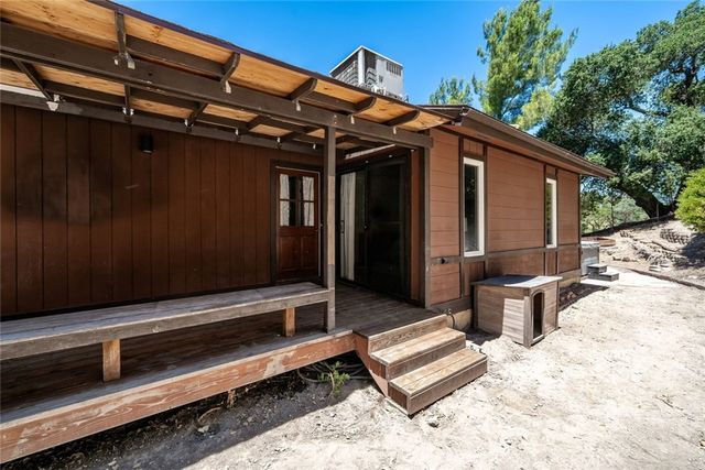 9056 Curbaril Avenue, Atascadero, CA 93422