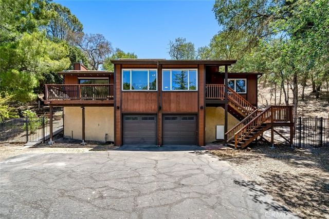 9056 Curbaril Avenue, Atascadero, CA 93422